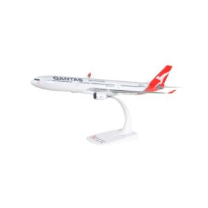 Airbus A330-300 Qantas cm 32 1:200