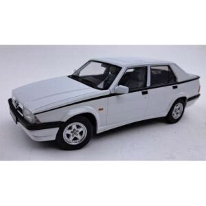 Alfa Romeo 75 White 1:18