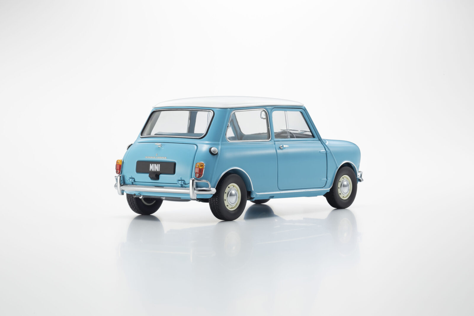 Morris Mini Cooper 1275S DS Modellismo Morris Mini Cooper 1275S scala 1:18 Kyosho - vista 2