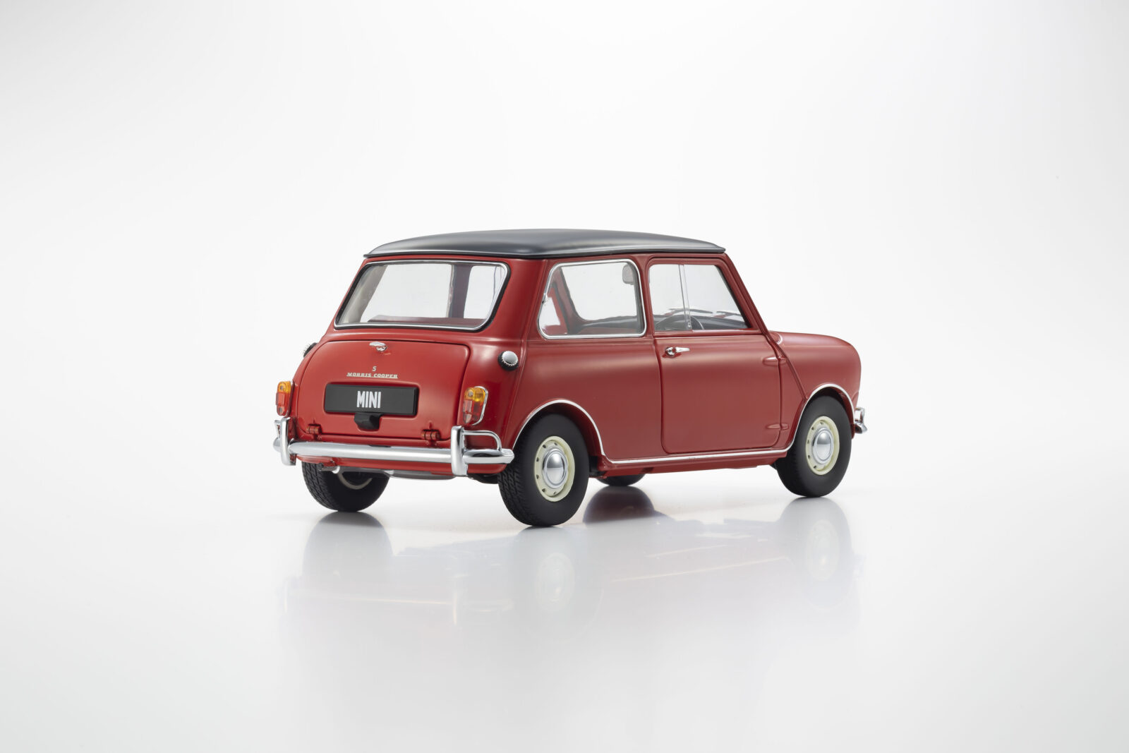 Morris Mini Cooper 1275S DS Modellismo Morris Mini Cooper 1275S scala 1:18 Kyosho - vista 2