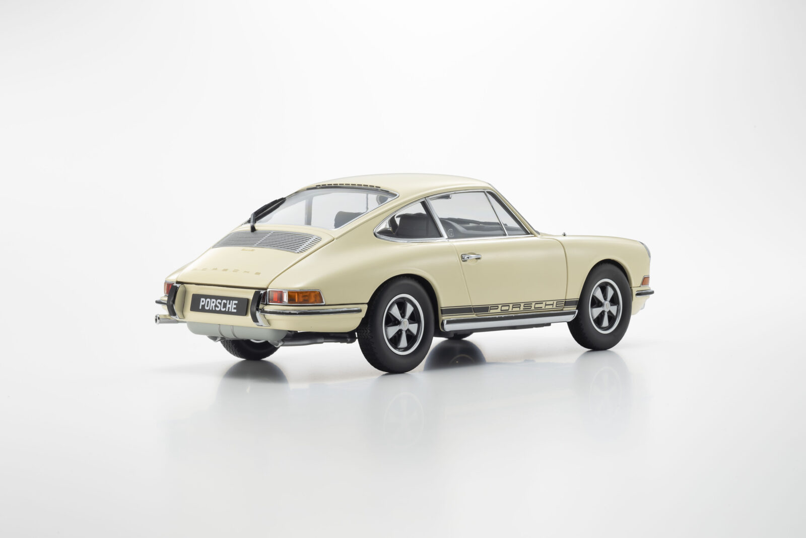 Porsche 911S DS Modellismo Porsche 911S scala 1:18 Kyosho - vista 2
