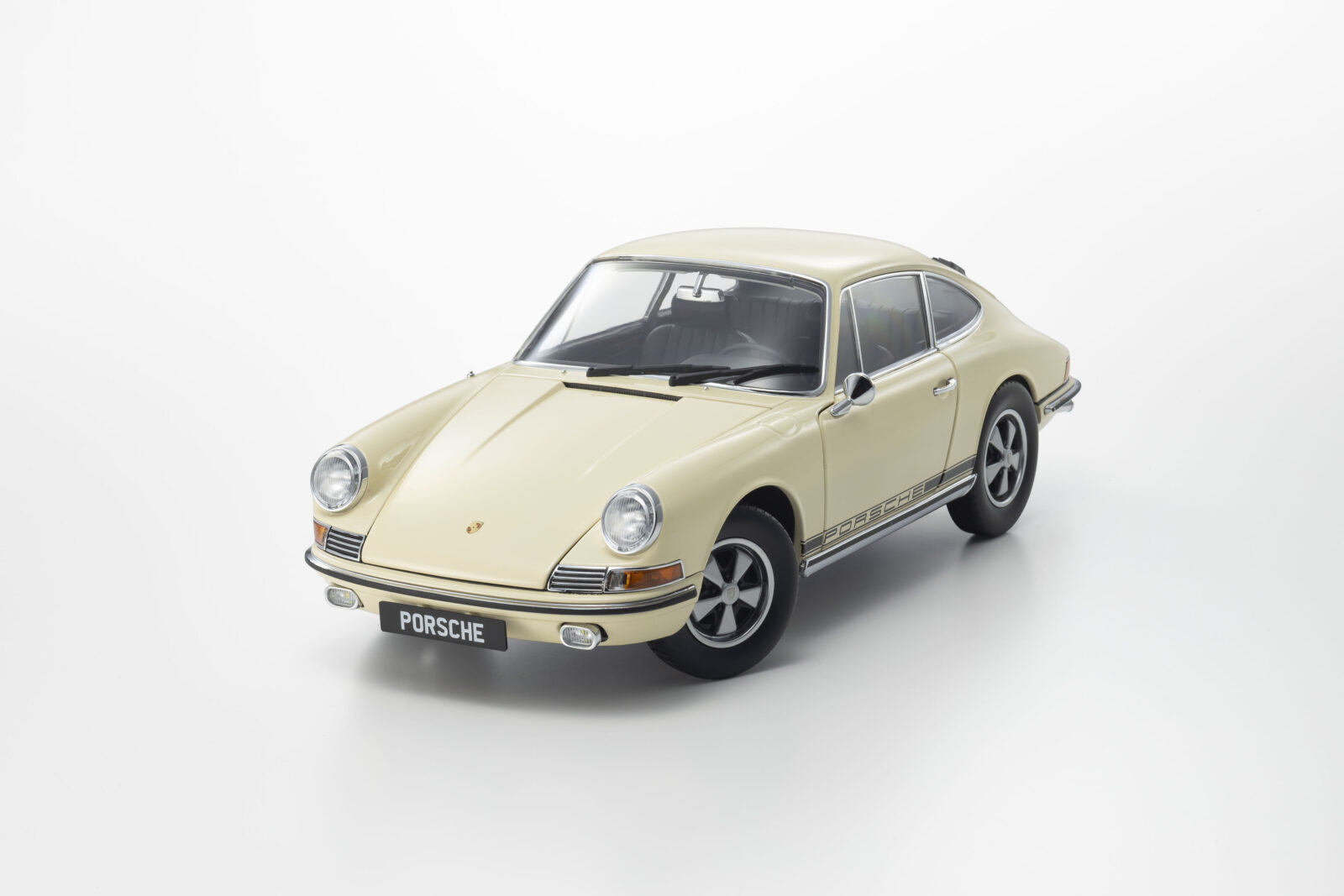 Porsche 911S DS Modellismo Porsche 911S scala 1:18 Kyosho - vista 5